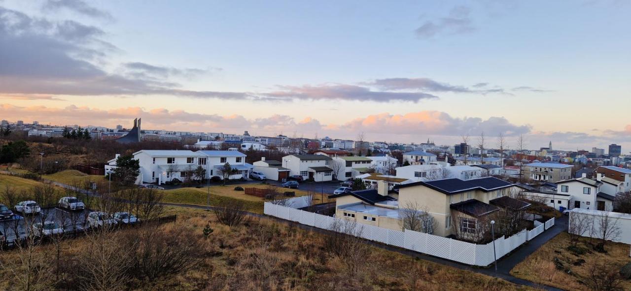 View, Bright & Cozy - Free Parking Apartment Reykjavik